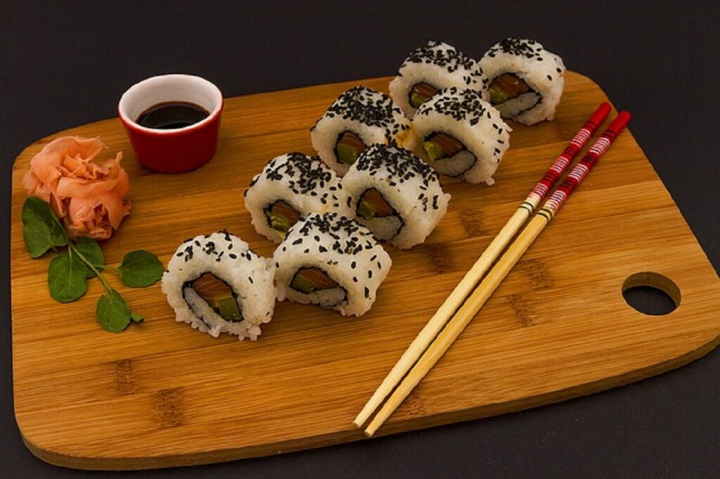 Wegetariańskie sushi – wersja japońskiego dania dla wegetarian